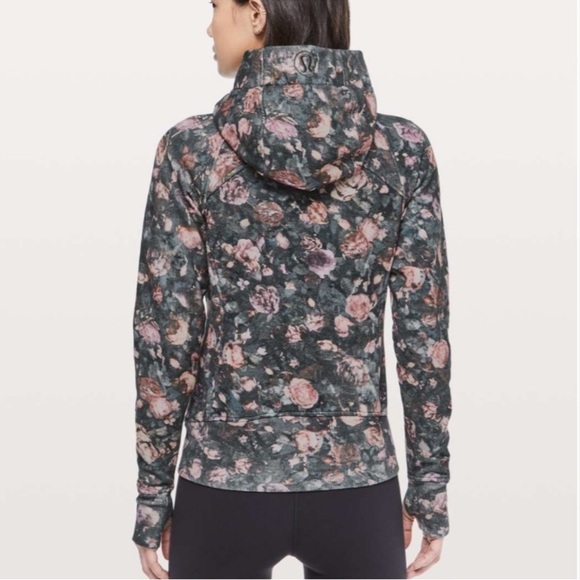 Lululemon Scuba Hoodie *Light
Cotton Fleece
Frosted Rose Multi size 6 - Picture 2 of 10